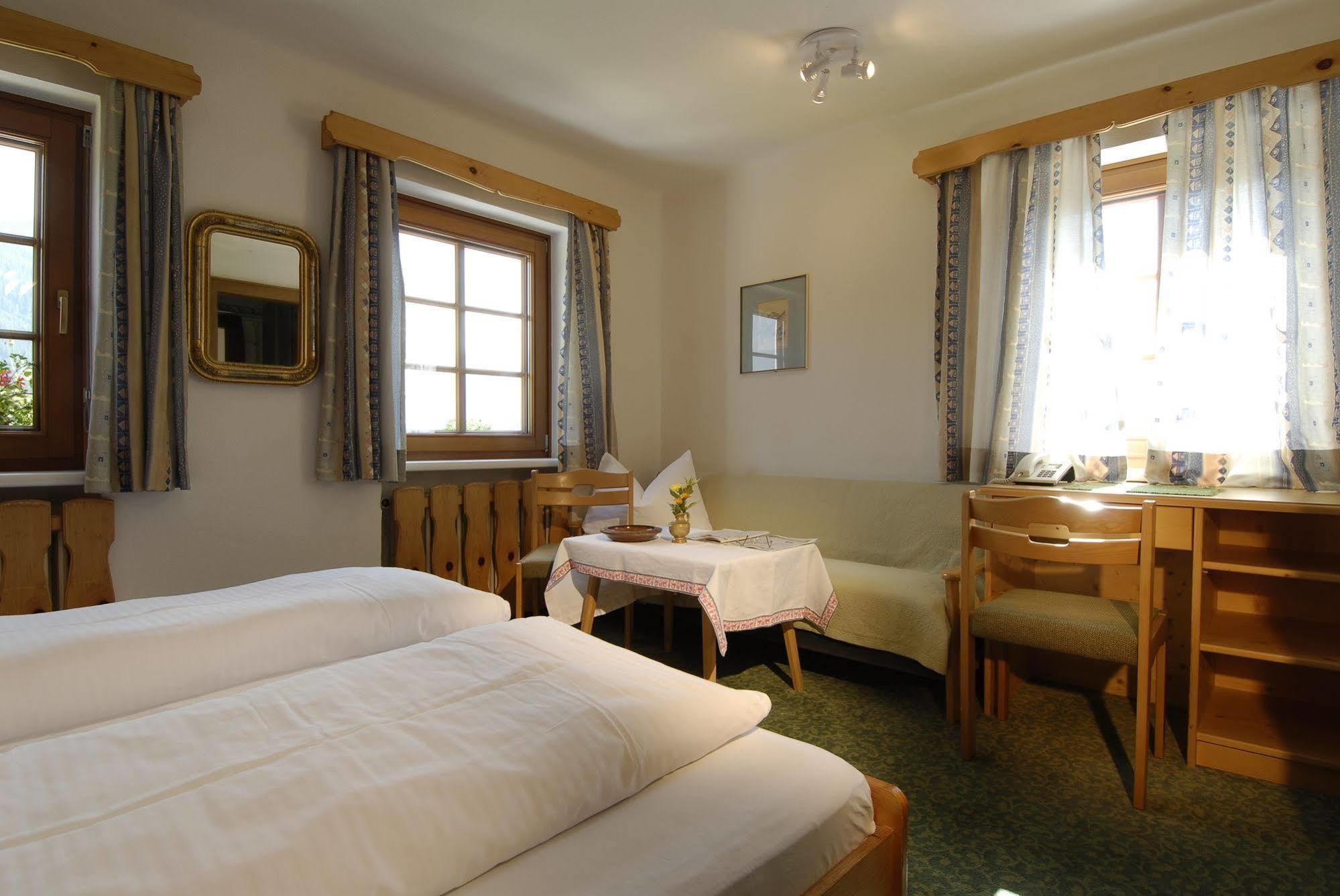 Hotel Weiler - Aktiv & Tradition Obertilliach